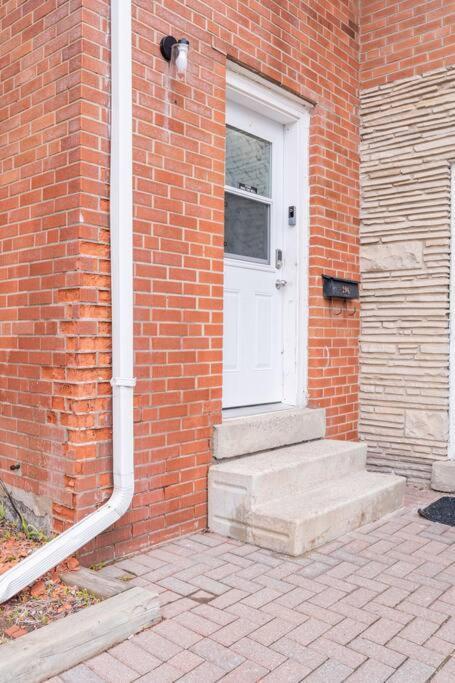 Harmony Home Near University Of Waterloo Buitenkant foto